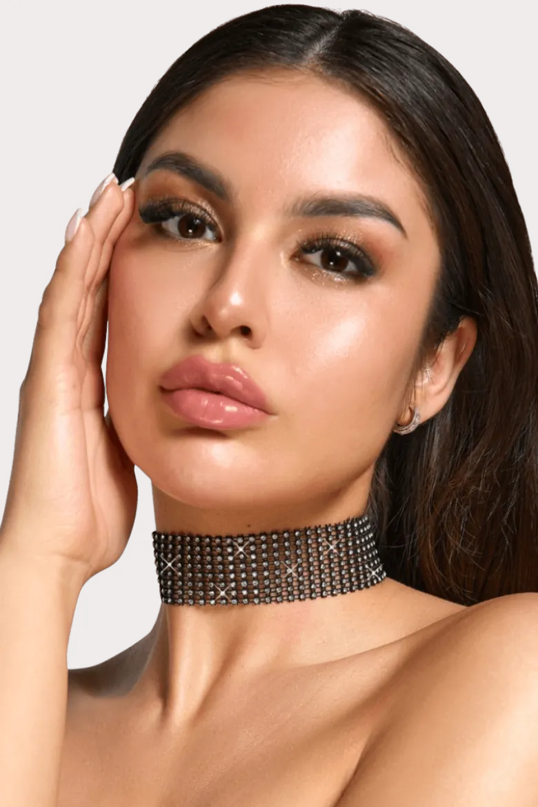 Halsband mit Strasssteinen