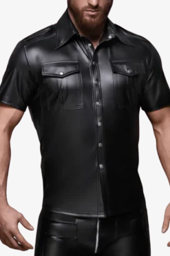 schwarzes Wetlook Hemd