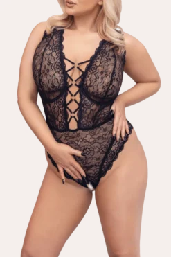 Spitzenbody mit Zierschnürung Plus Size