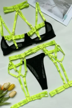 4tlg. Dessous Set mit Bändern - schwarz neongrün