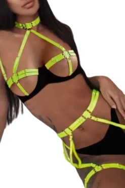 4tlg. Dessous Set mit Bändern - schwarz neongrün